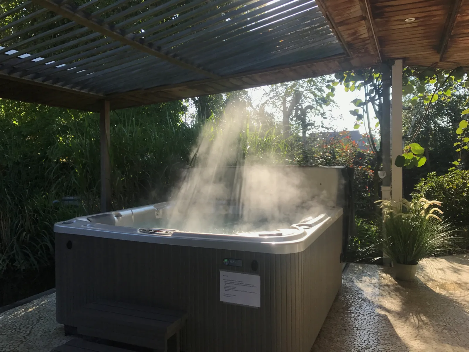 Jacuzzi "Hotspring" bij Wellness at Hulste - foto 4